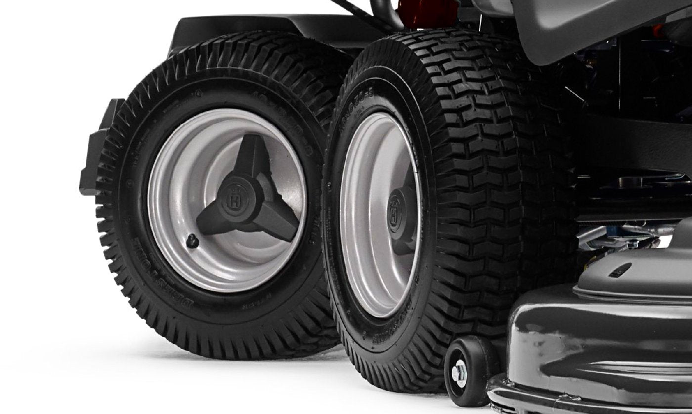 Husqvarna Profi Allrad-Frontmäher RC 320Ts AWD - Grundgerät ohne Mähdeck