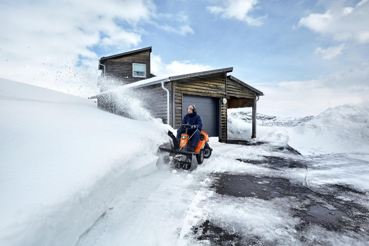 Husqvarna Profi Allrad-Frontmäher R 316TsX AWD - Grundgerät ohne Mähwerk